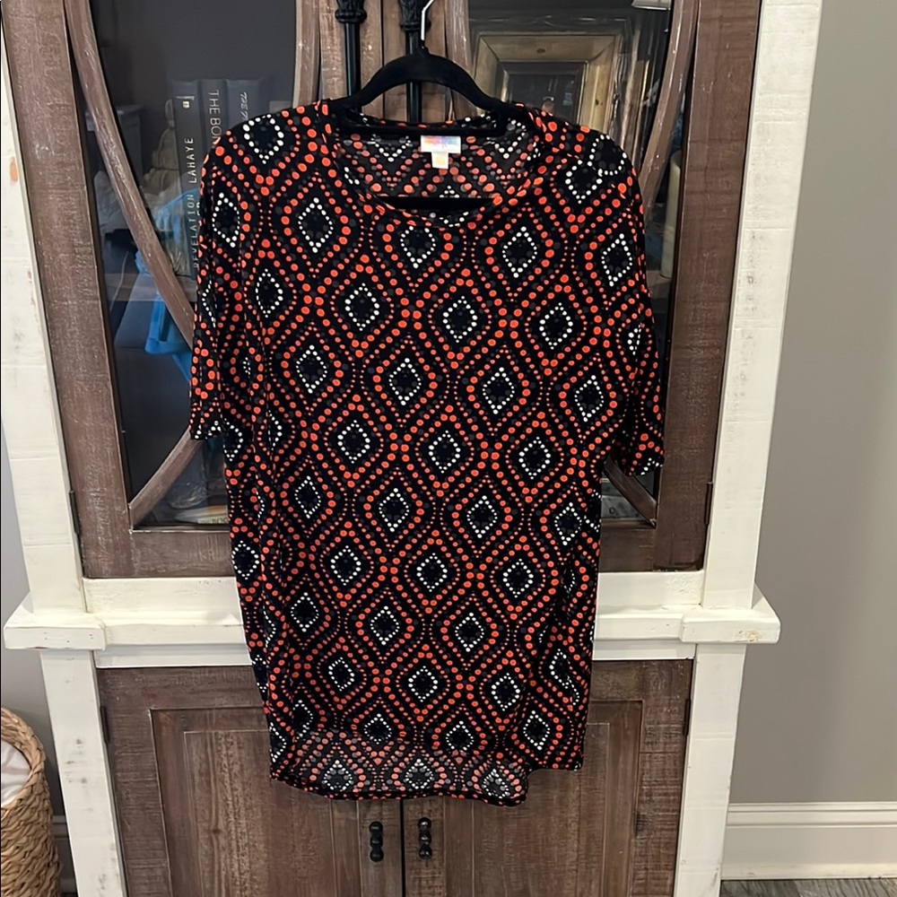 LuLaRoe Black and Red Sheath Dress 3/4 Sleeve Crew Neck